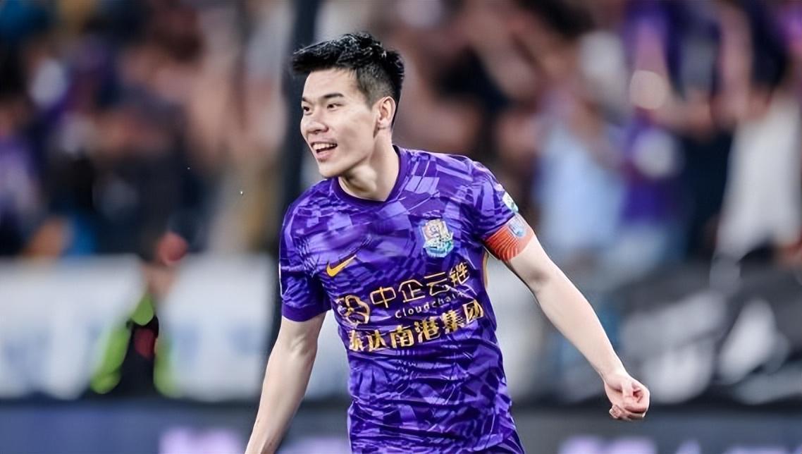 开云-于根伟留下的津门虎20号战袍，本赛季迎来新主人，曾是鲁能锋霸