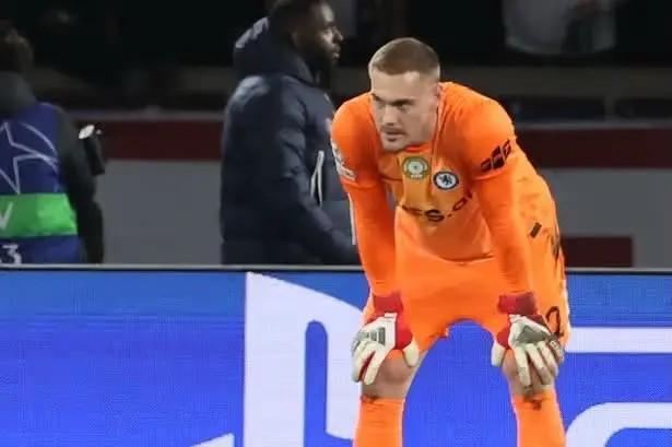 开云体育下载-气坏了，NBA球星约什-哈特：别再让约恩森守门了