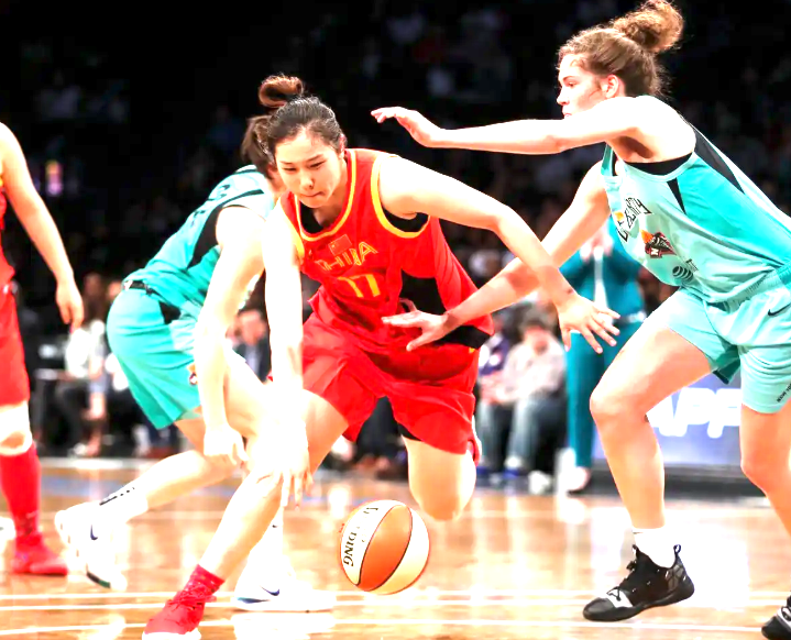 开云官网-中国女篮轻取马里开门红！3大功臣浮出水面，李月汝21+11统治内线