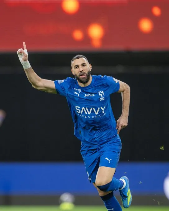 开云体育下载-单季4次戴帽,本泽马是沙特联本季戴帽次数最多的球员