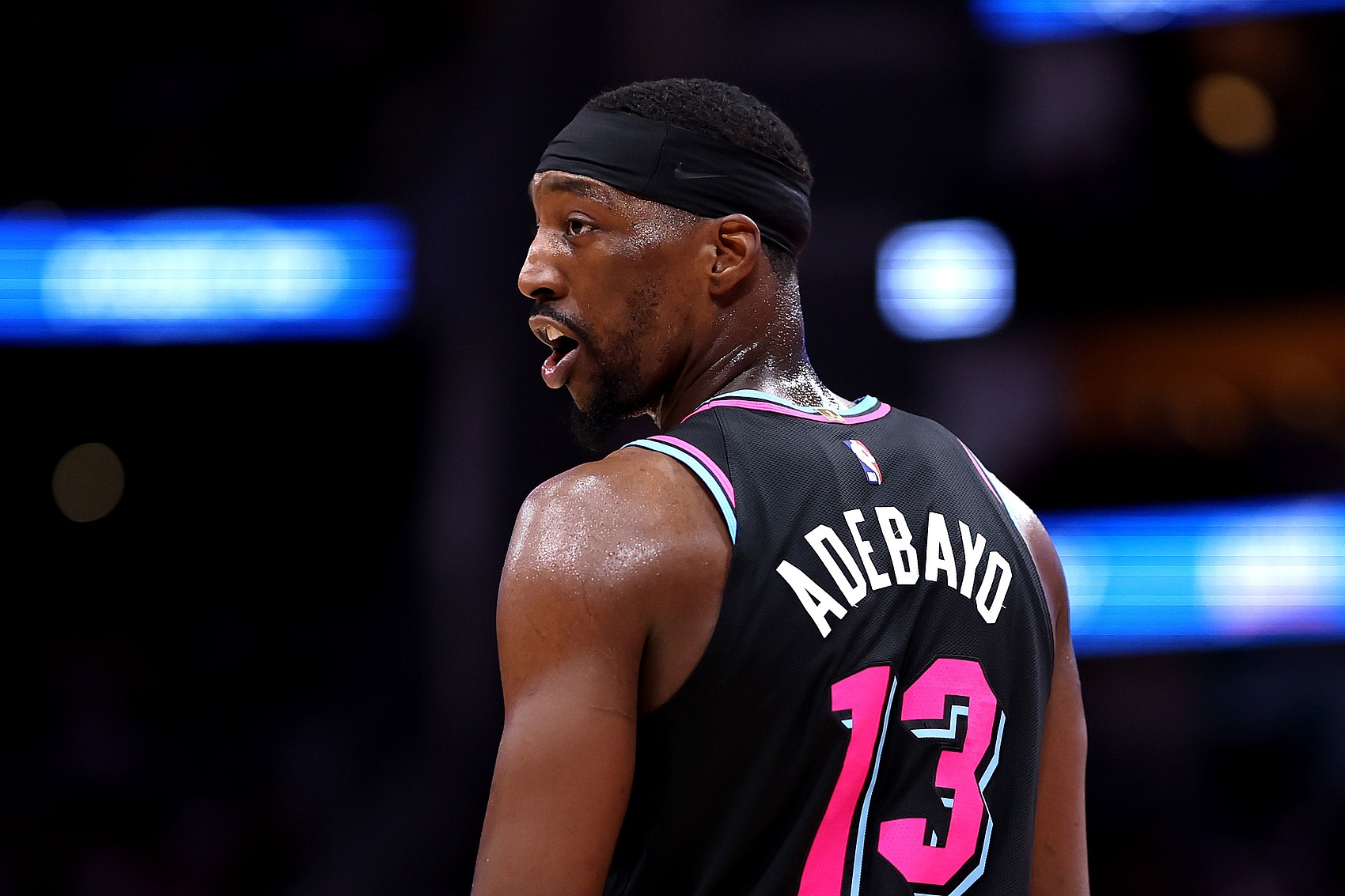 开云APP-打得啥玩意!阿德巴约13中2仅拿7分9板3助1断